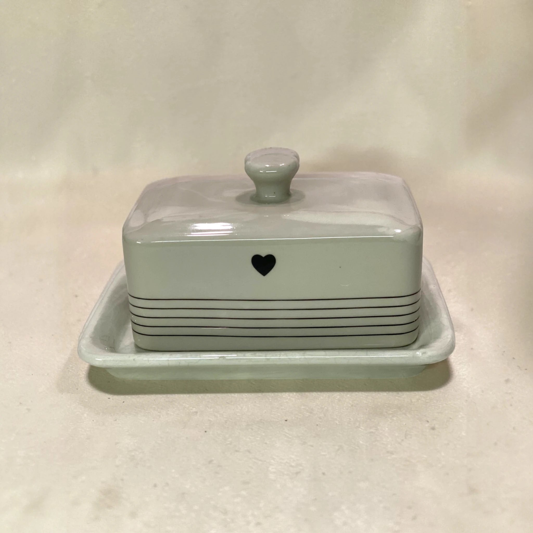 Minimalist Heart Pinstripe Ceramic Butter Dish with Crazed Glaze — Rare Find