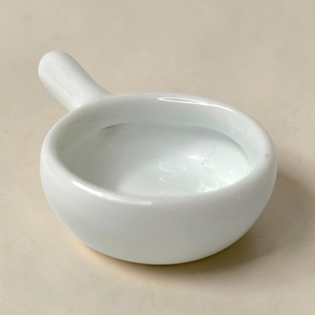 Ivory Mini Sauce Boat – Minimal Aesthetic Pourer